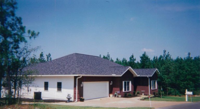 Residential steel building by Universal Steel of America