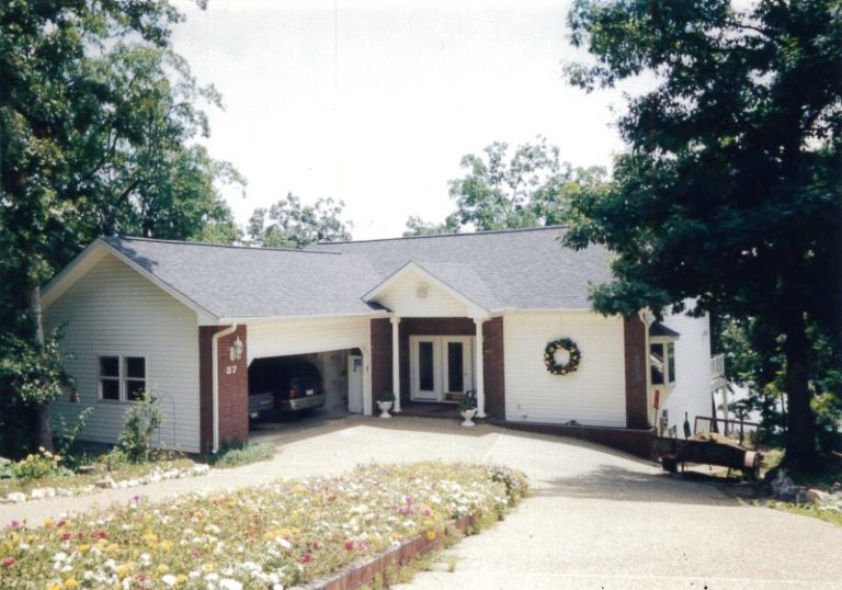 Residential steel building by Universal Steel of America