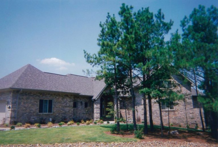 Residential steel building by Universal Steel of America