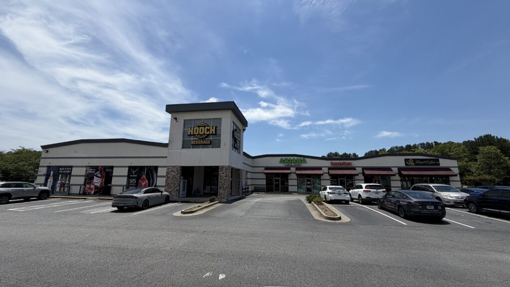 The Hooch Package Store Universal Steel 7